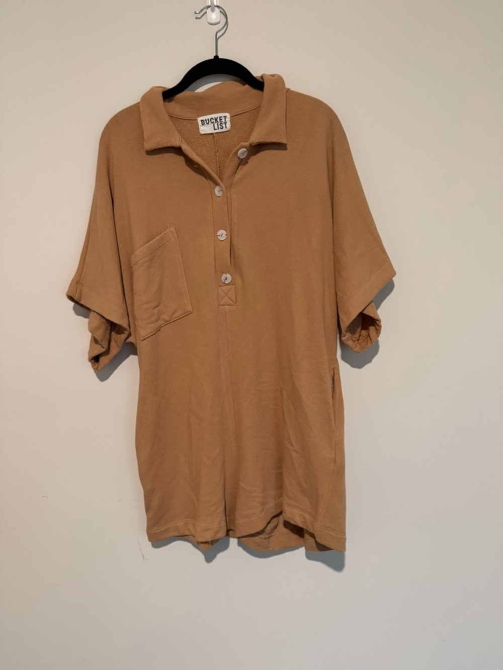 BUCKETLIST Men’s Short-Sleeve Polo in Camel Brown
